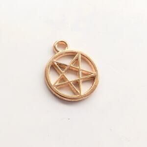 Vintage Gold Tone Pentagram Star Collectible Mini Pendant Bracelet Charm